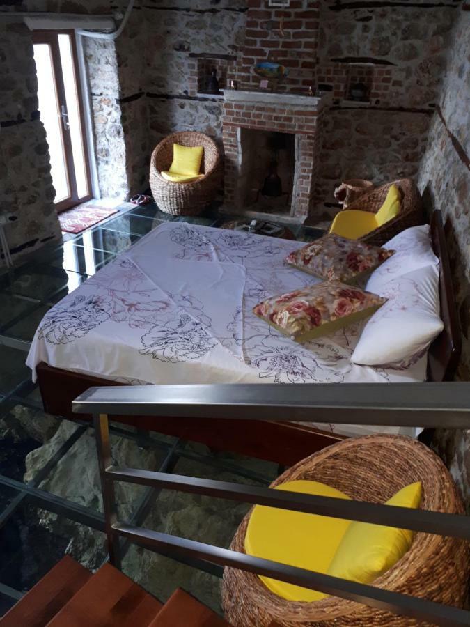 Nuci's Glass Floor